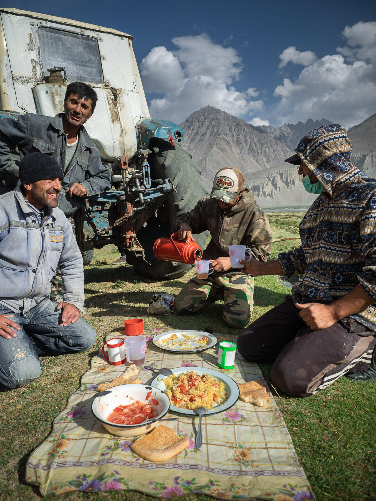 frontier-discovery-project-men-lunch.jpg Men take a break from harvest to enjoy lunch and tea together